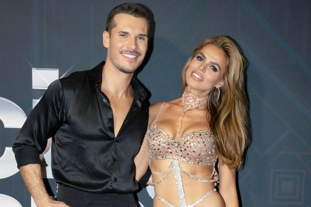 《与星共舞》选手Brooks Nader和Gleb Savchenko：短暂分手后复合？