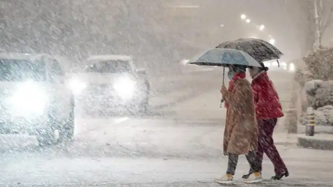 大范围降雪降温来袭，各地积极应对