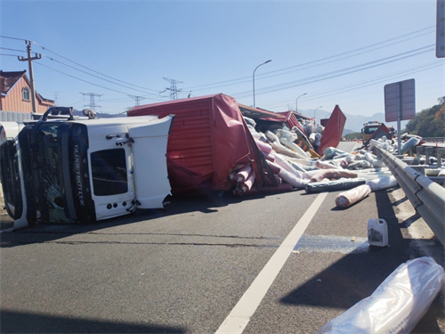 高速公路危险“纠错”酿悲剧