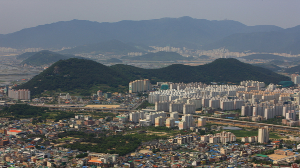 韩国金海市驻地发生爆炸致3人受伤