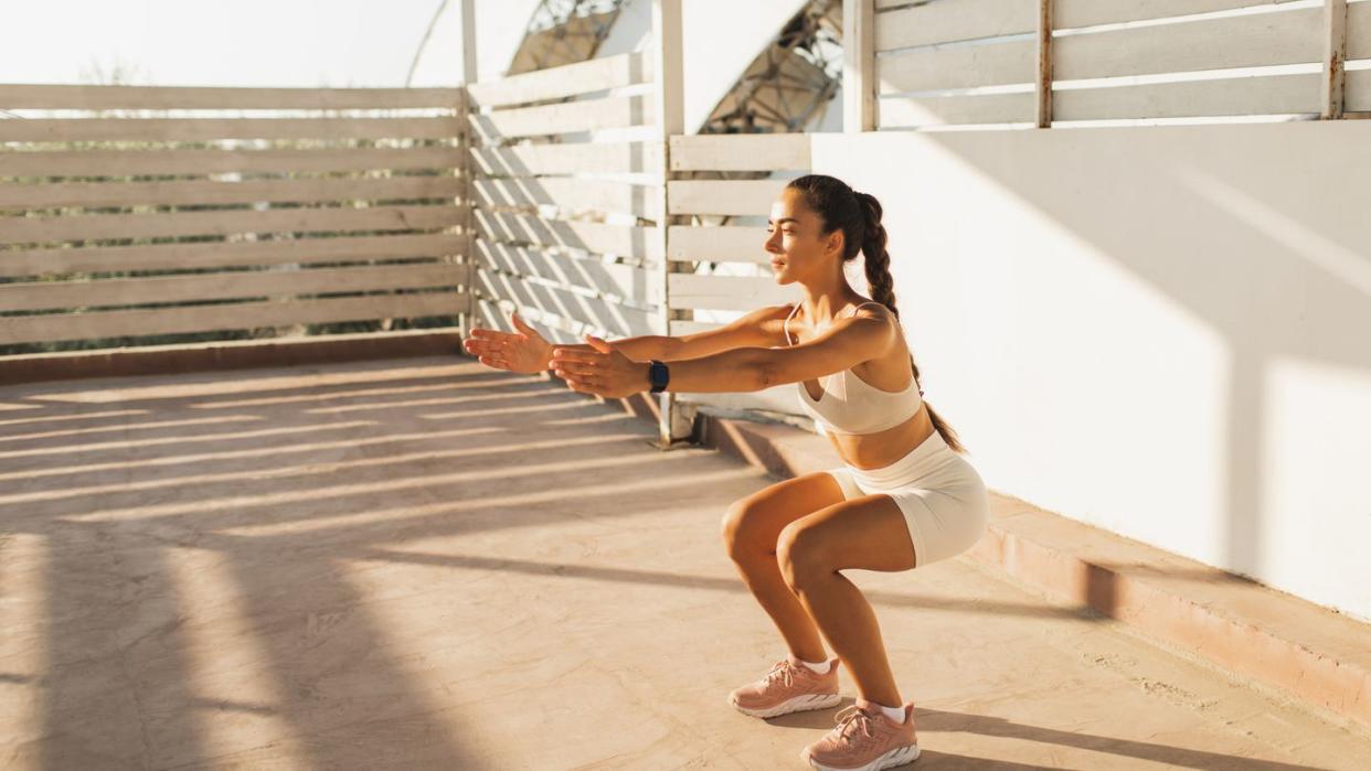 杠铃深蹲的正确姿势及 kettlebell 深蹲训练指南