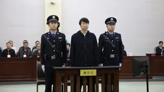 国足原主帅李铁获刑 20 年，中国足球贪腐案引关注