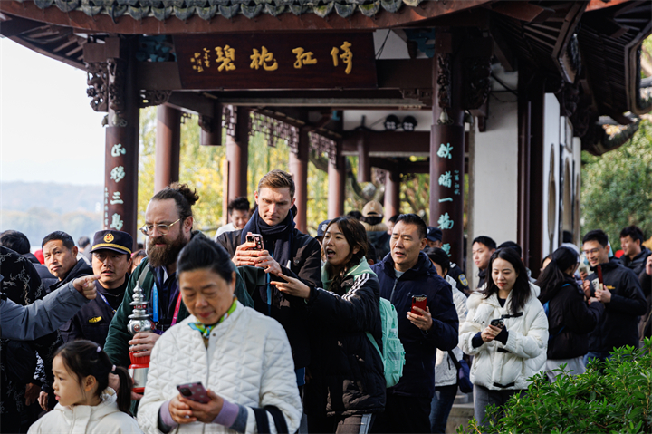 西湖喜迎奥冠尽风采