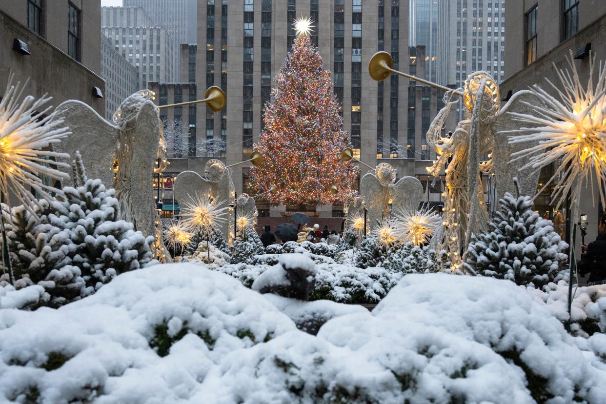 纽约圣诞节前迎来今冬首场降雪，但白圣诞愿望或将落空