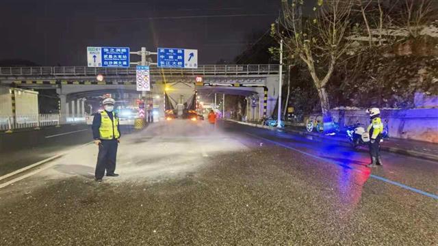 武汉交警温馨提示：雨雪天气来袭，请注意交通安全